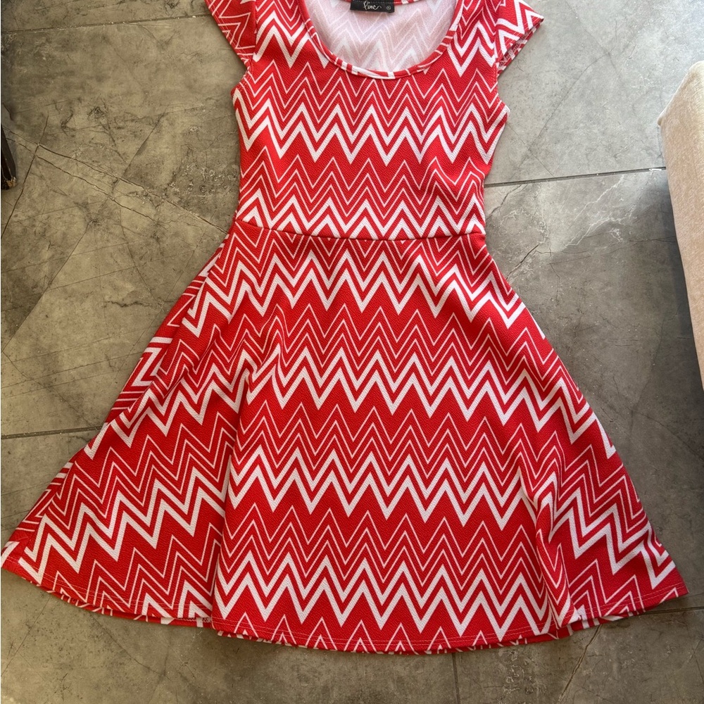 Pinc Red and White Chevron Sleeveless Dress